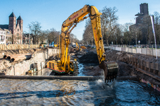 910521 Afbeelding van de werkzaamheden ten behoeve van het opnieuw aanleggen van de Stadsbuitengracht te Utrecht, ter ...